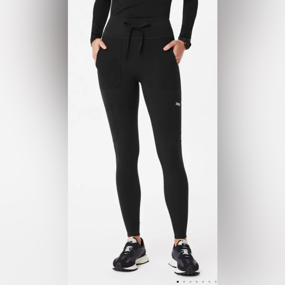 Figs Women's Black Scrub Leggings